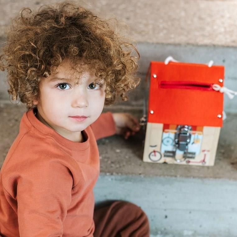 Lilliputiens Drewniany Domek Manipulacyjny Z Zamkami Lisek Włamywacz 83263 - zdjęcie 11 Lilliputiens Drewniany Domek Manipulacyjny Z Zamkami Lisek Włamywacz 83263