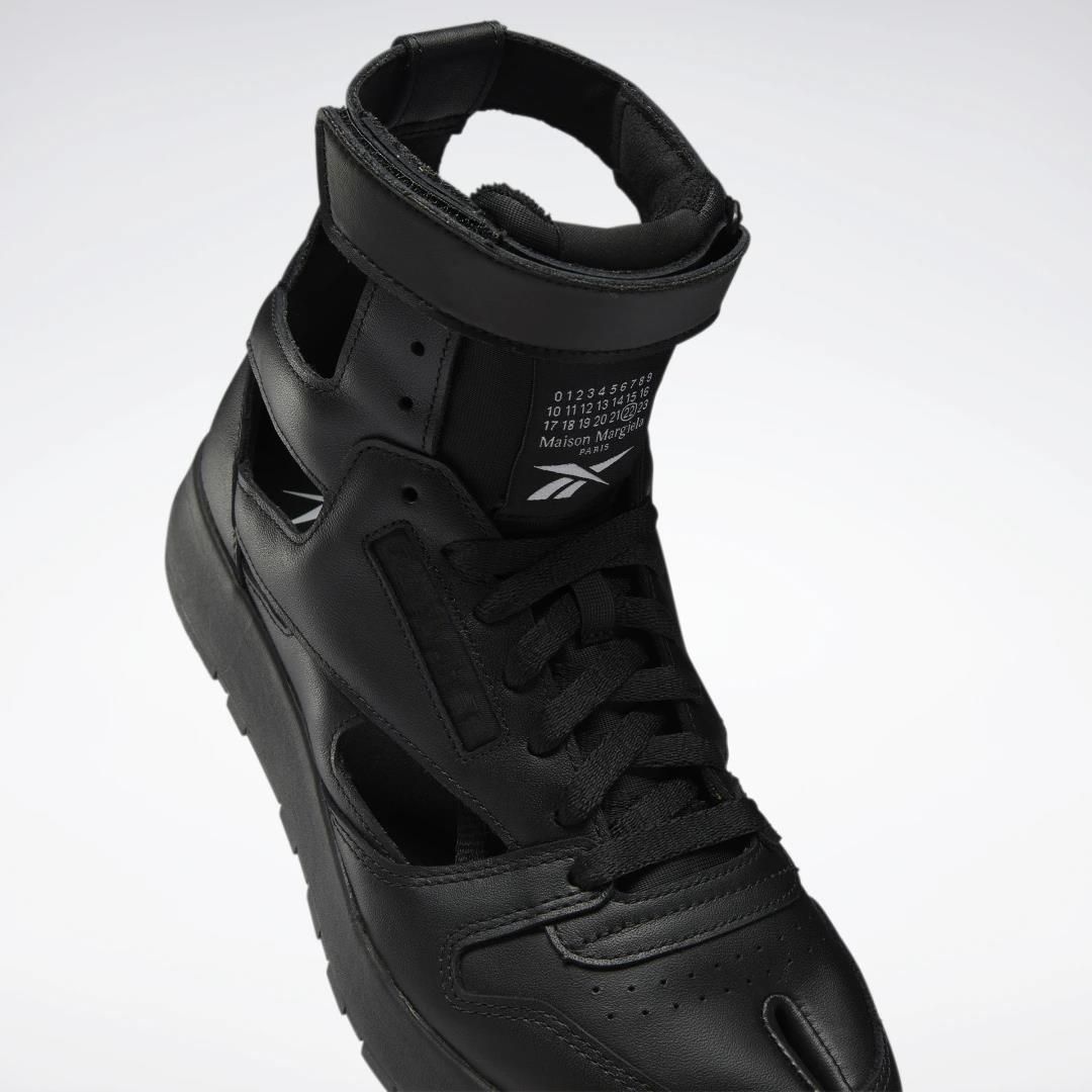 Maison Margiela × Reebok Classic Tabi 28557847_57896155_1000.jpg