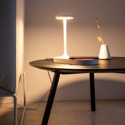 Mantra Lampa stołowa LED Ceres, stacja ładowania, biała
