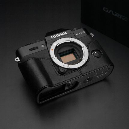 GARIZ XS-CHXT30BK half case do Fujifilm X-T30 - czarny