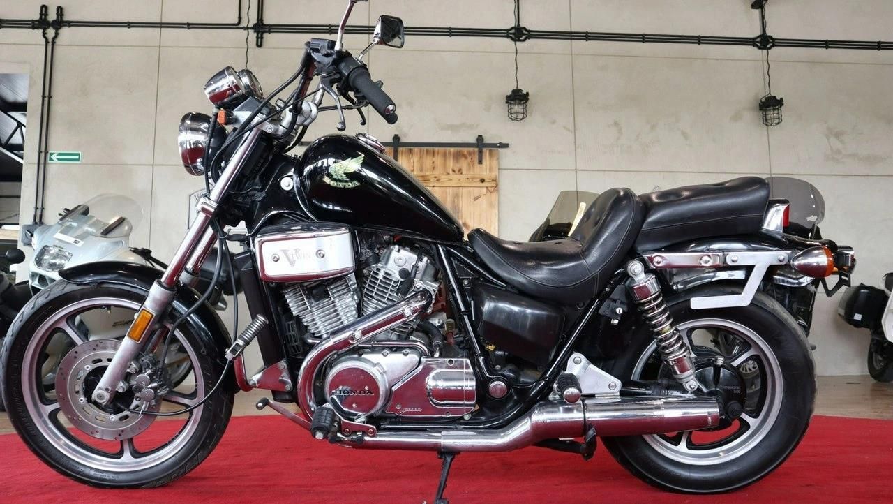 Honda Shadow (VT 700) VTwin 700 SHADOW Piękna i - Opinie i ceny na Ceneo.pl