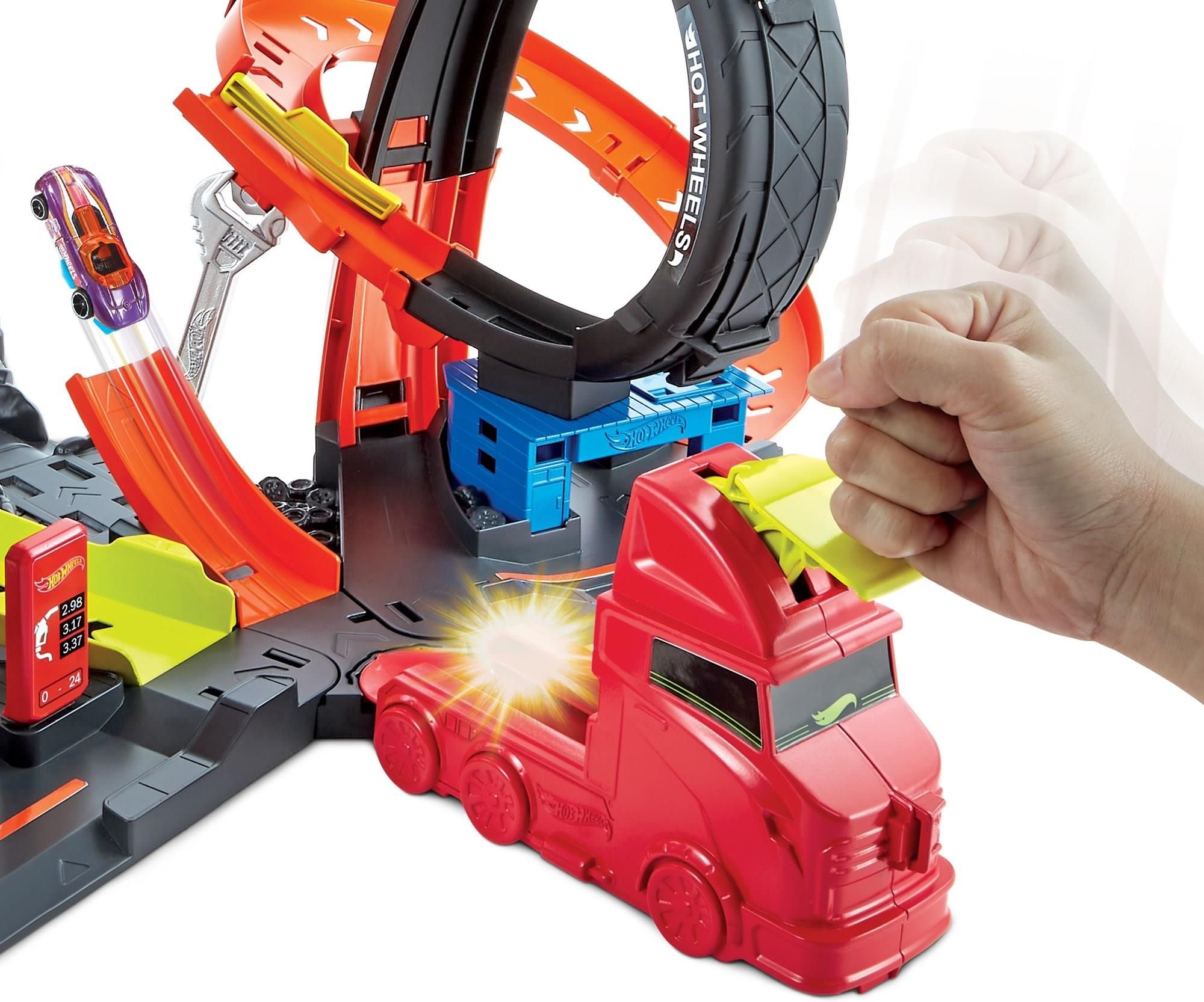 Hot Wheels City zestaw Goryl Toksyczny Atak GTT94 - zdjęcie 4 Hot Wheels City zestaw Goryl Toksyczny Atak GTT94