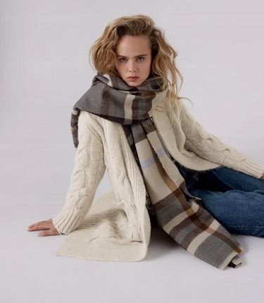 Burberry 100 clearance cashmere scarf zara