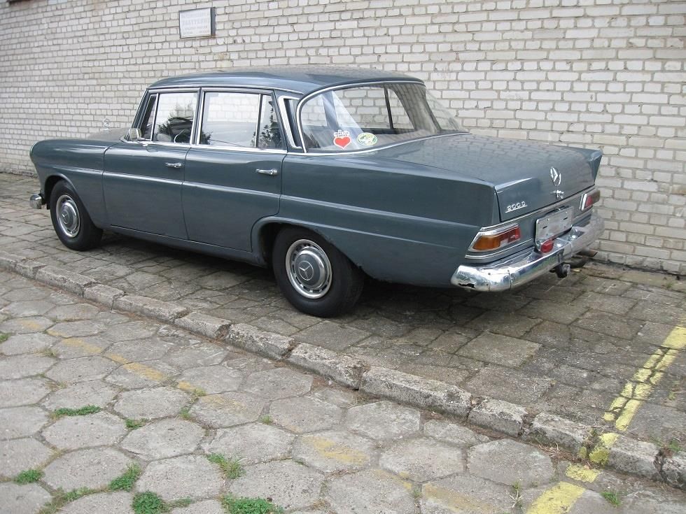 MERCEDES-BENZ W110 200 D , 55 KM - zdjęcie 2 MERCEDES-BENZ W110 200 D , 55 KM
