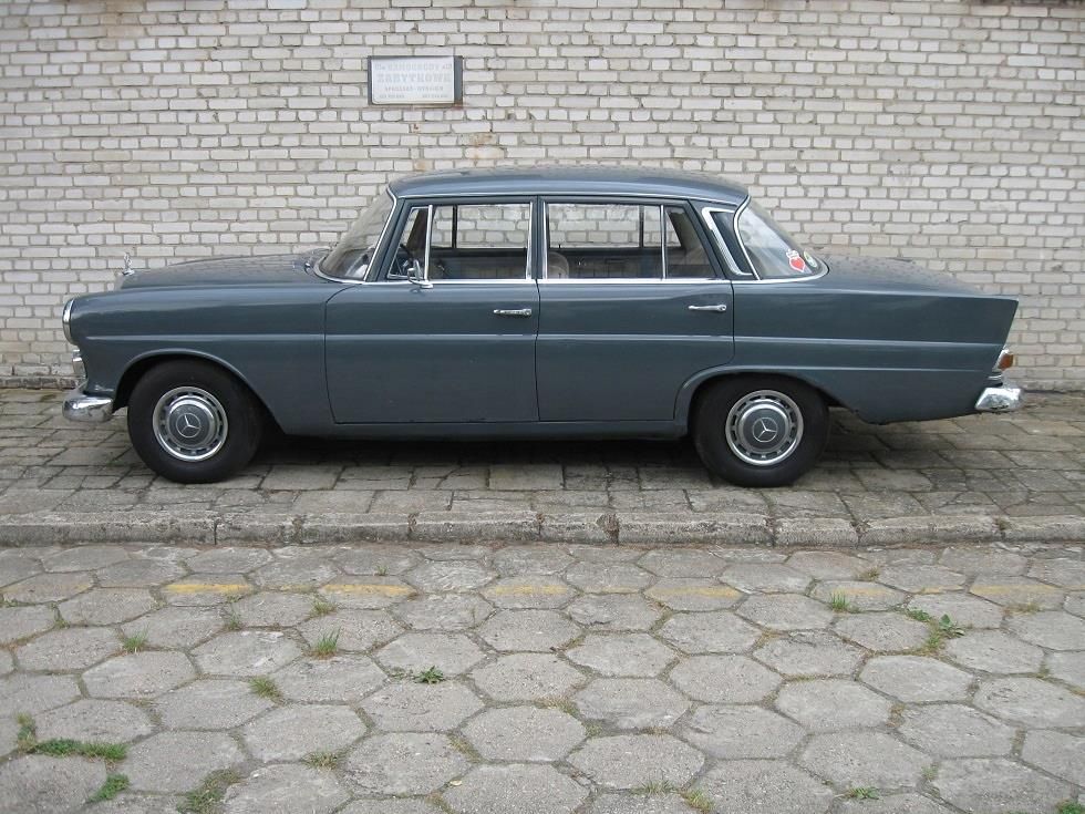 MERCEDES-BENZ W110 200 D , 55 KM - zdjęcie 4 MERCEDES-BENZ W110 200 D , 55 KM