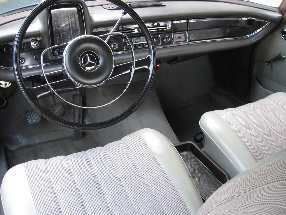 MERCEDES-BENZ W110 200 D , 55 KM - zdjęcie 7 MERCEDES-BENZ W110 200 D , 55 KM