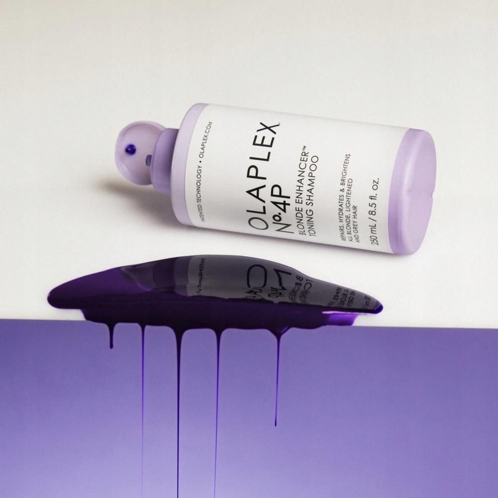 Olaplex No.4P Blonde Enhancer Toning Shampoo Fioletowy szampon do włosów blond 250ml - zdjęcie 2 Olaplex No.4P Blonde Enhancer Toning Shampoo Fioletowy szampon do włosów blond 250ml