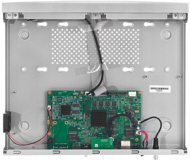 Hikvision Ds-7608Nxi-I2/S C - zdjęcie 3 Hikvision Ds-7608Nxi-I2/S C