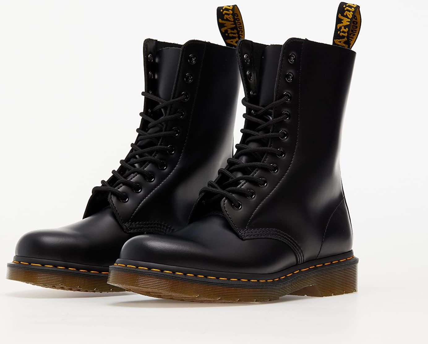 Doc martens 10 outlet hole