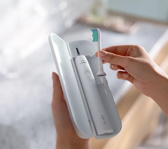 фото Электрическая зубная щетка Philips Sonicare 3100 series HX3673/13