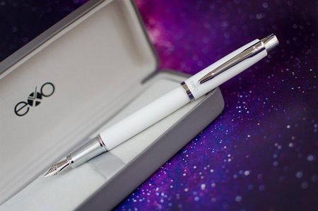 Exo Pióro Wieczne Aries Biały Wykończenia Chromowane