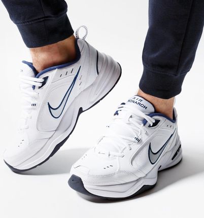 nike air monarch sizeer