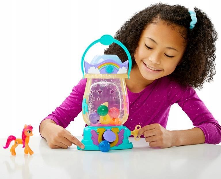 Hasbro My Little Pony Magiczna Latarnia Kucyk Sunny StarScout F3329 - zdjęcie 7 Hasbro My Little Pony Magiczna Latarnia Kucyk Sunny StarScout F3329