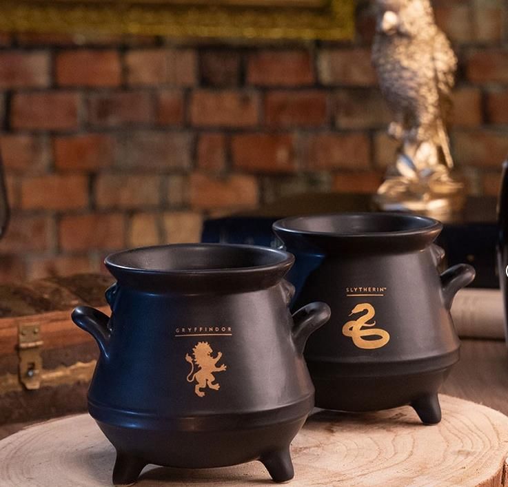 Harry Potter - Teapot - With Hogwarts Cauldrons Set