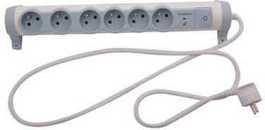 Legrand Przedłużacz z wyłącznikiem Legrand 6G 2P+z 1,5m - zdjęcie 4 Legrand Przedłużacz z wyłącznikiem Legrand 6G 2P+z 1,5m