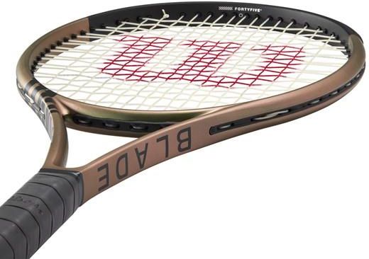 ブレードBLADE　V8 18×16 Wilson新BLADE V8／ウイルソン「ブレードV8」が「みなぎる自信