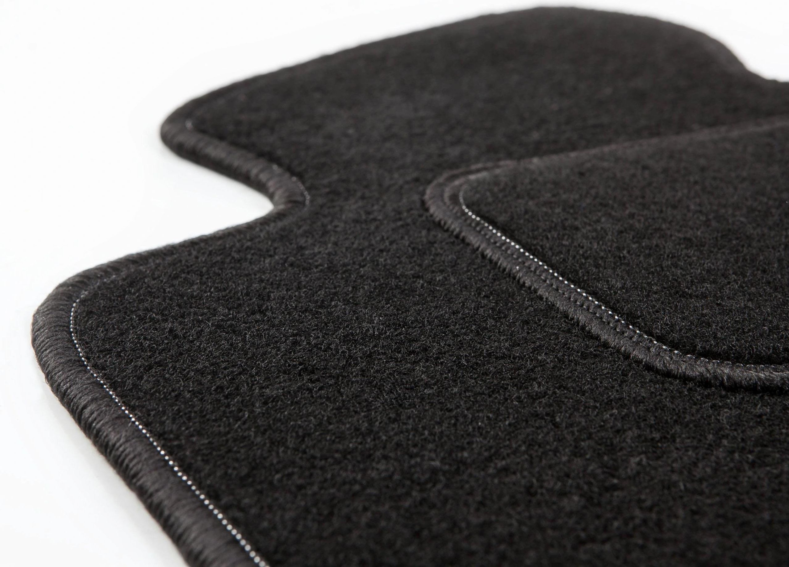 Set De 4 Tapis De Sol En Velours Noir Pour Toyota Avensis II T25 (2003-2009) - Fabriqué En Pologne - Garantie 2 Ans