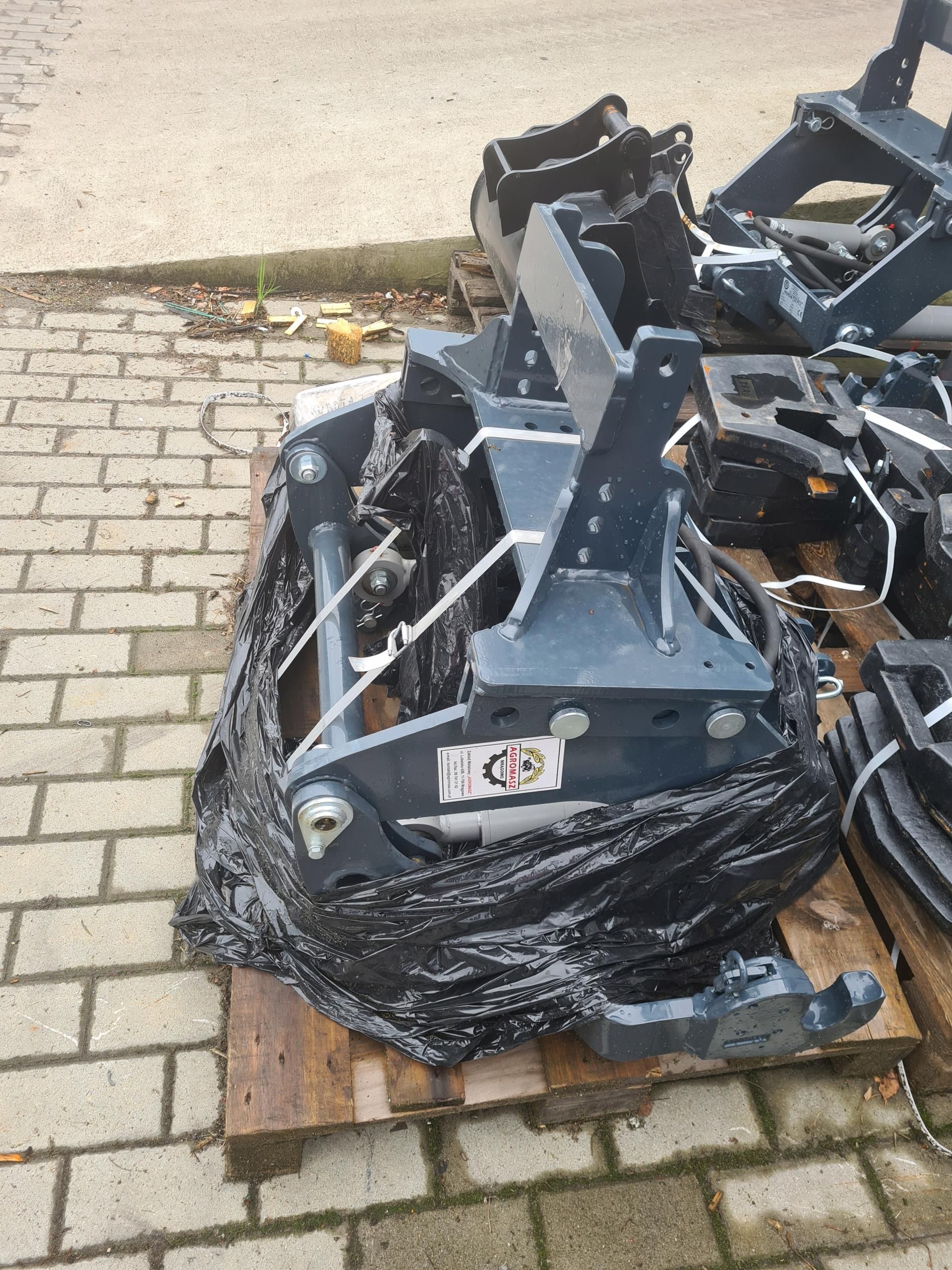 CIĄGNIK KUBOTA L1522- PRZEDNI TUZ - Opinie i ceny na Ceneo.pl