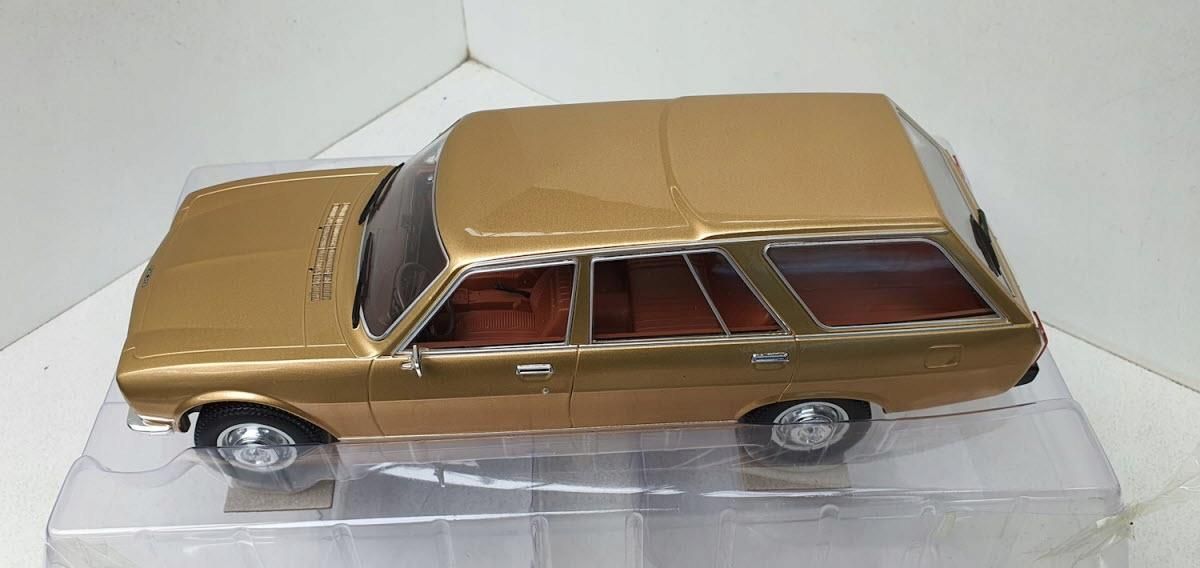 MCG 18358 - Peugeot 504 Break 1976, gris métal 1:18 - Collection