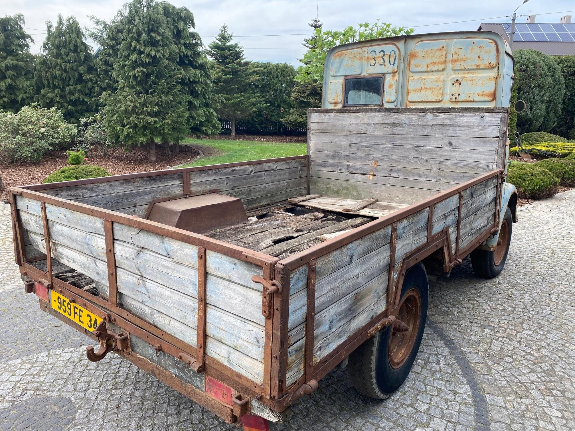 RENAULT GOELETTE 2.4 benz 60KM 1959r