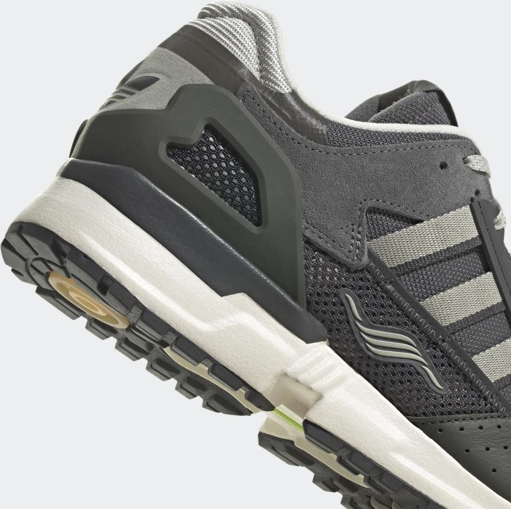 ❄️ CHOINKA ŚWIECĄCA LED (150 CM) - Czarny | ZARA Polska / Poland