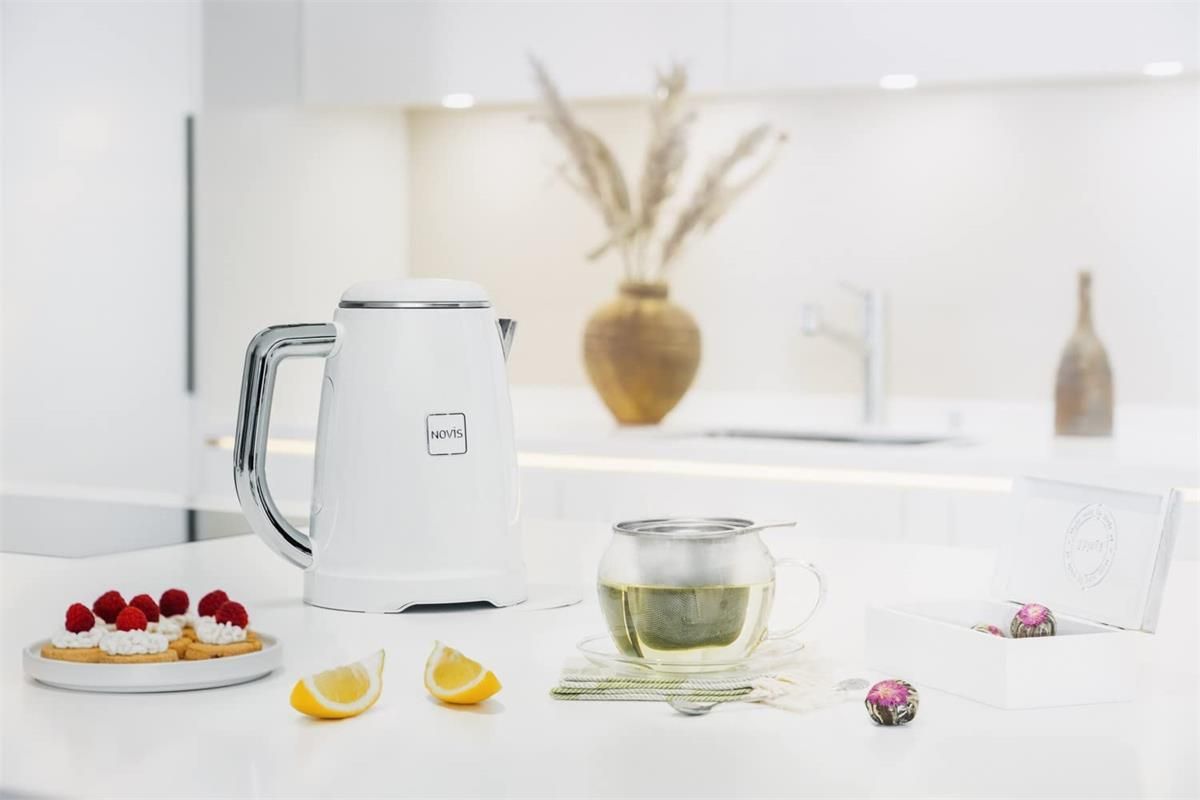 фото Електрочайник Novis Iconic Line KTC1 White