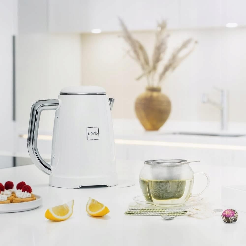 фото Електрочайник Novis Iconic Line KTC1 White