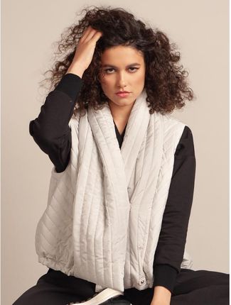 Szara kamizelka pikowana