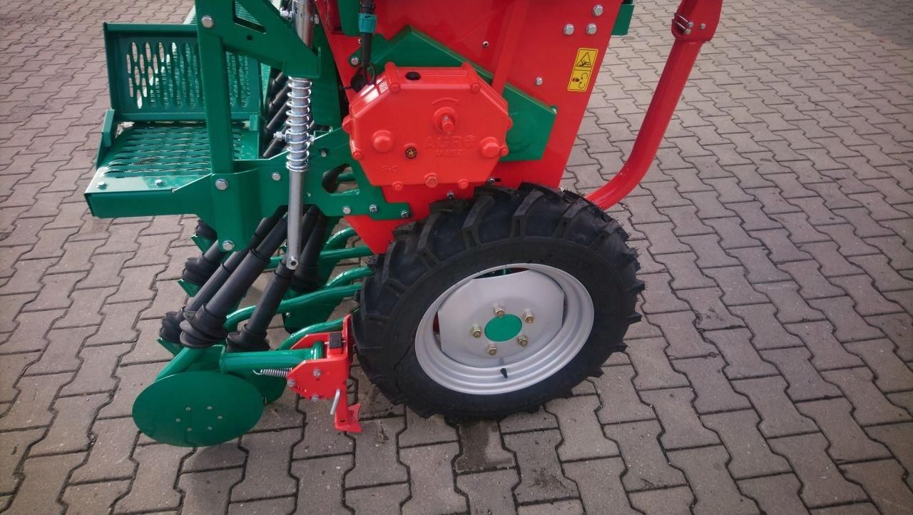 Siewnik do zboża AGRO-MASZ SR300 - zdjęcie 10 Siewnik do zboża AGRO-MASZ SR300
