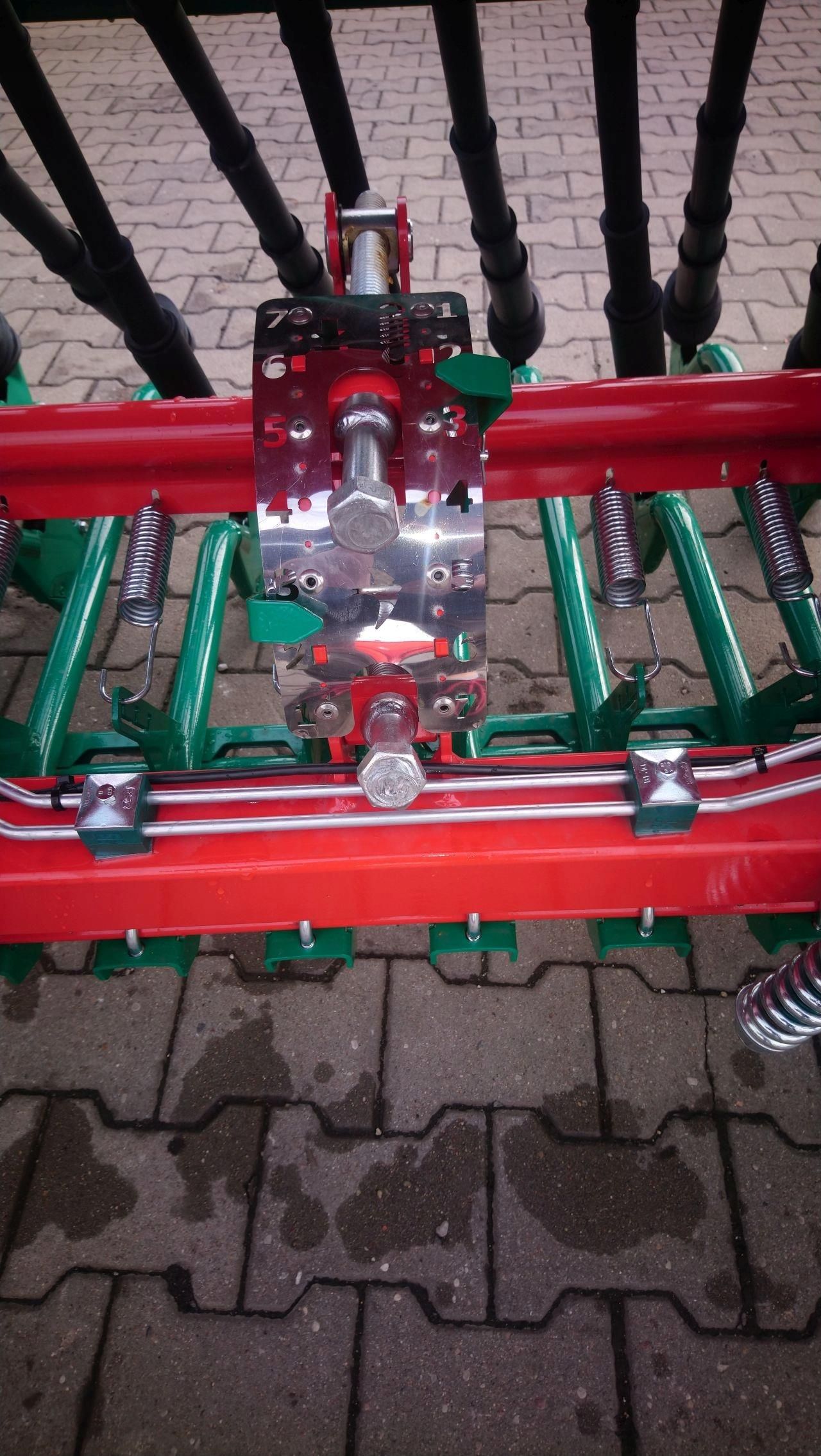 Siewnik do zboża AGRO-MASZ SR300 - zdjęcie 4 Siewnik do zboża AGRO-MASZ SR300