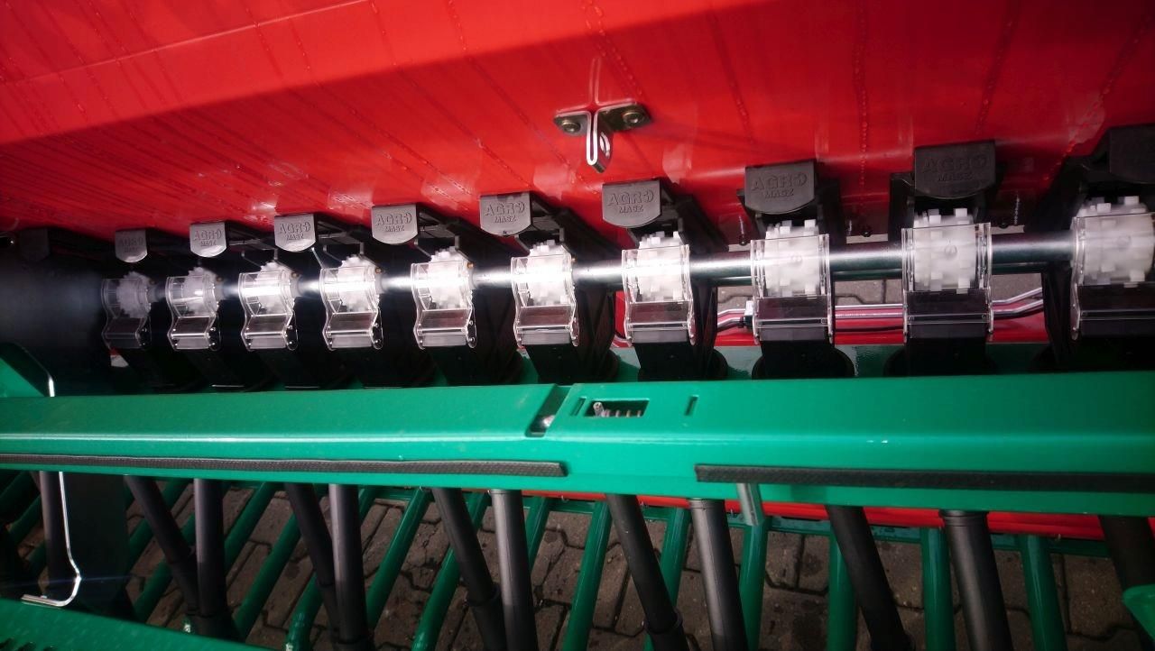 Siewnik do zboża AGRO-MASZ SR300 - zdjęcie 6 Siewnik do zboża AGRO-MASZ SR300