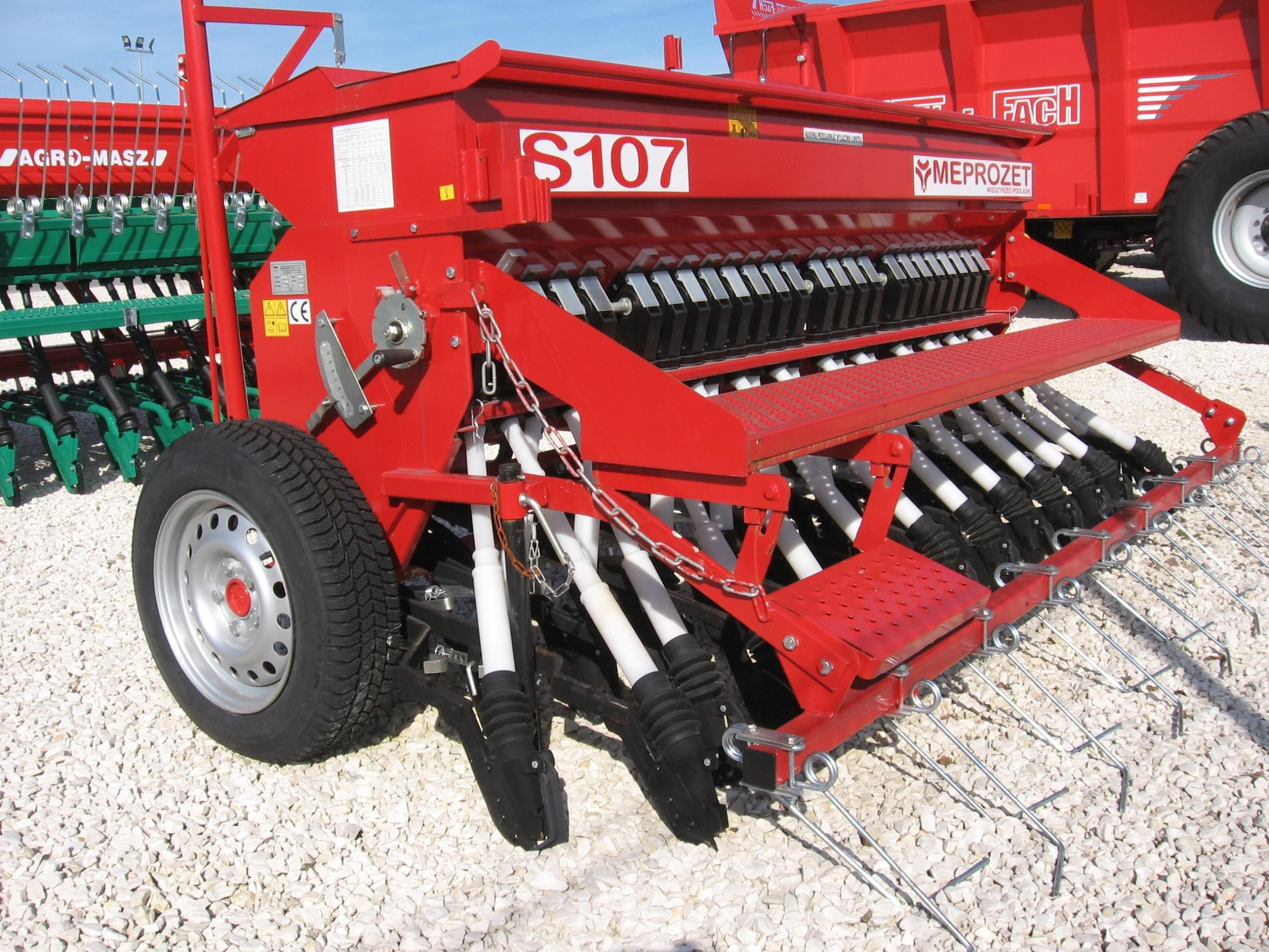 Siewnik Zbożowy Mechaniczny Rzędowy MEPROZET S107 - zdjęcie 1 Siewnik Zbożowy Mechaniczny Rzędowy MEPROZET S107