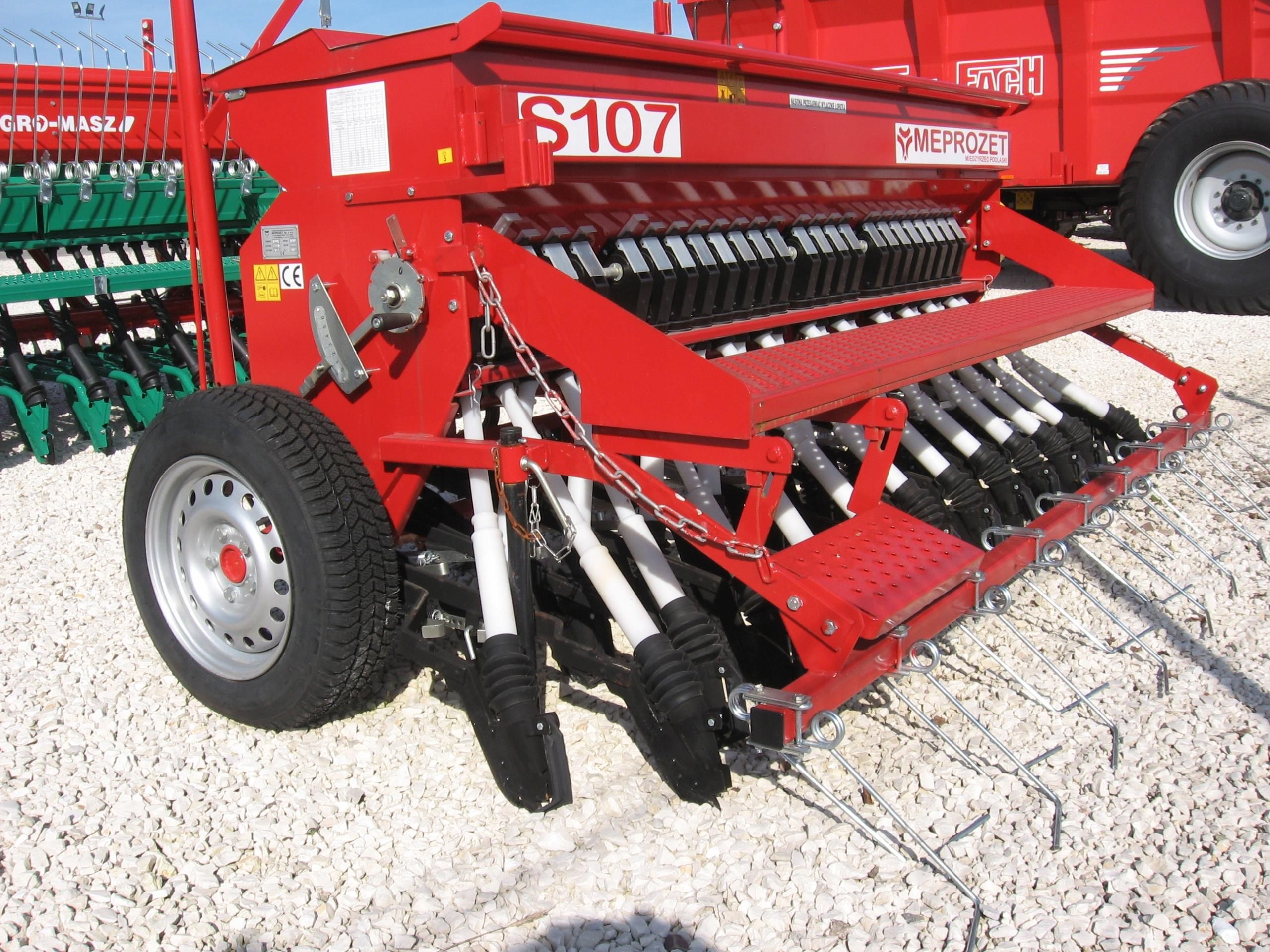 Siewnik Zbożowy Mechaniczny Rzędowy MEPROZET S107 - zdjęcie 4 Siewnik Zbożowy Mechaniczny Rzędowy MEPROZET S107
