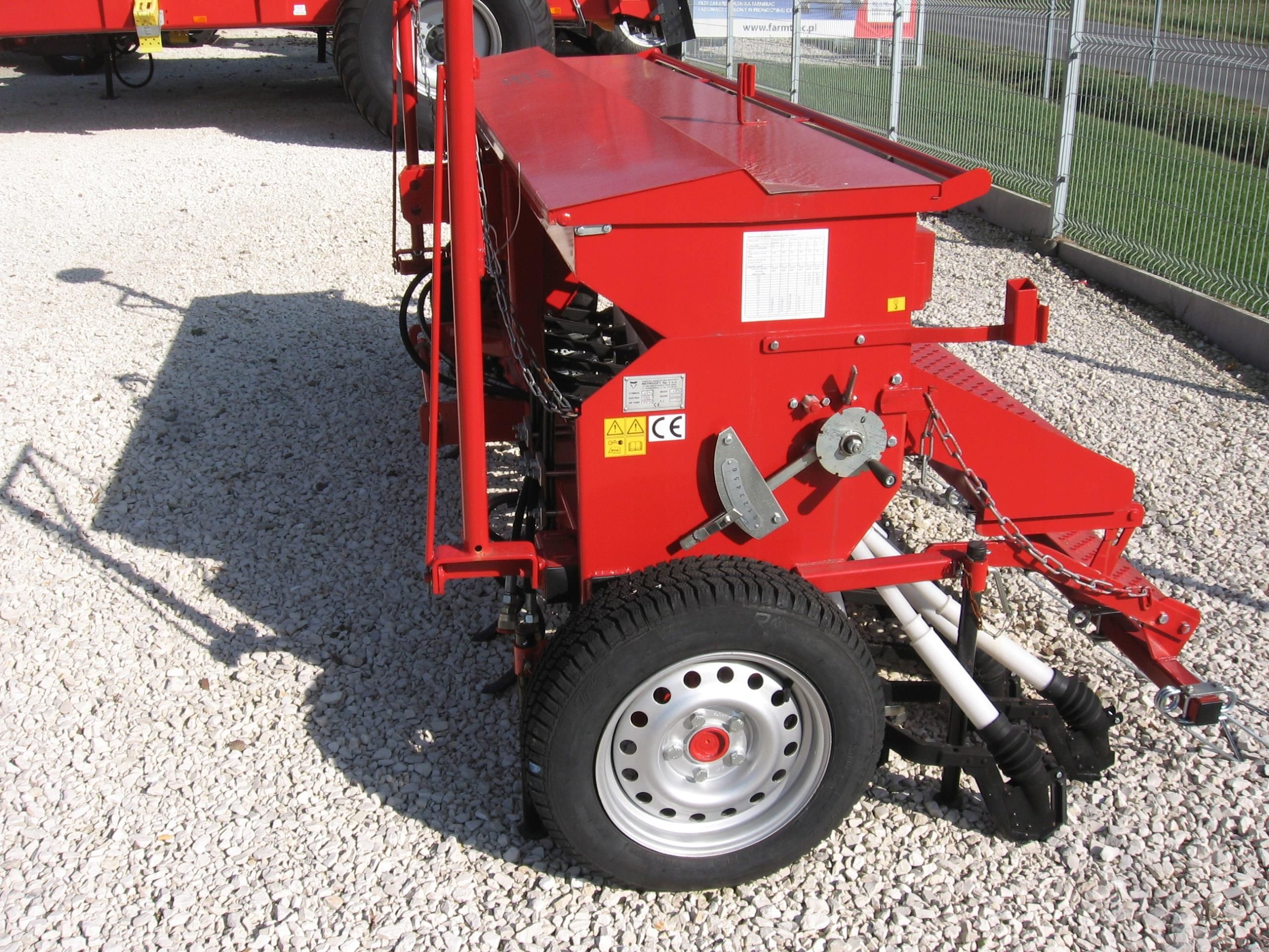 Siewnik Zbożowy Mechaniczny Rzędowy MEPROZET S107 - zdjęcie 10 Siewnik Zbożowy Mechaniczny Rzędowy MEPROZET S107
