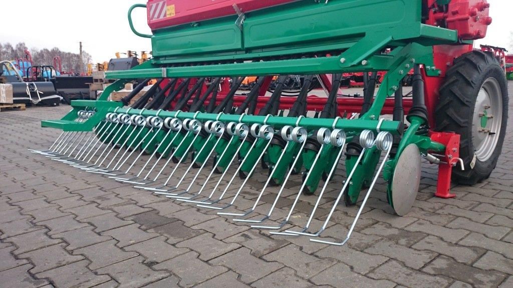 Siewnik Zbożowy 2,5m 2,7m 3m SR300 SN300 AGRO-MASZ - zdjęcie 2 Siewnik Zbożowy 2,5m 2,7m 3m SR300 SN300 AGRO-MASZ