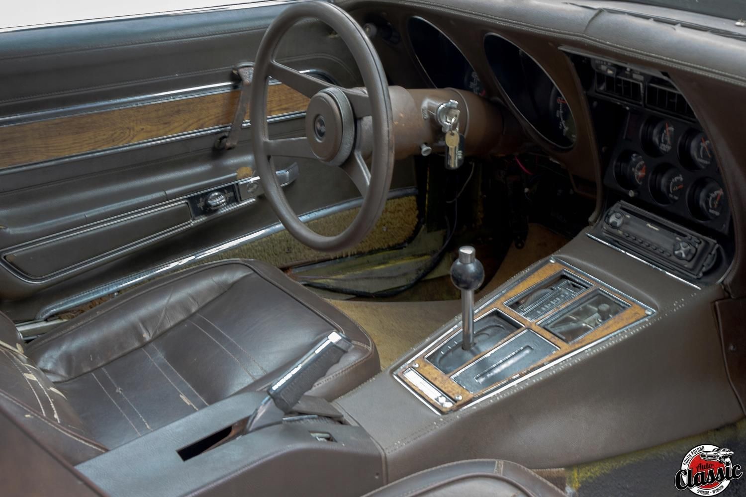 Chevrolet Corvette C3 do renowacji 76, 5,7 automat - zdjęcie 5 Chevrolet Corvette C3 do renowacji 76, 5,7 automat