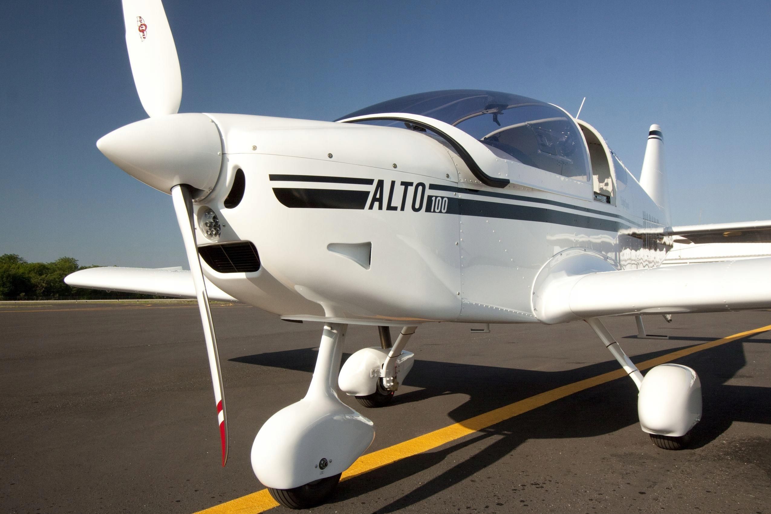 samolot ultralekki ALTO 912 Rotax 100 HP - NOWY - zdjęcie 10 samolot ultralekki ALTO 912 Rotax 100 HP - NOWY