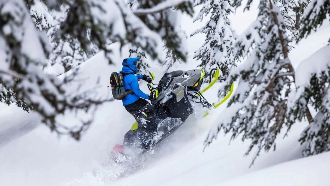 SKI DOO Summit X Expert 165 850 SHOT Model 2023 - zdjęcie 2 SKI DOO Summit X Expert 165 850 SHOT Model 2023