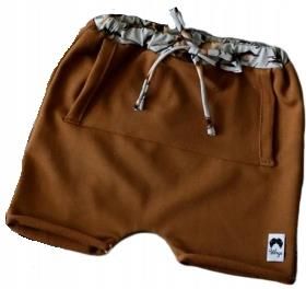 Krótkie spodenki karmelowe z kieszonką rozmiar 80