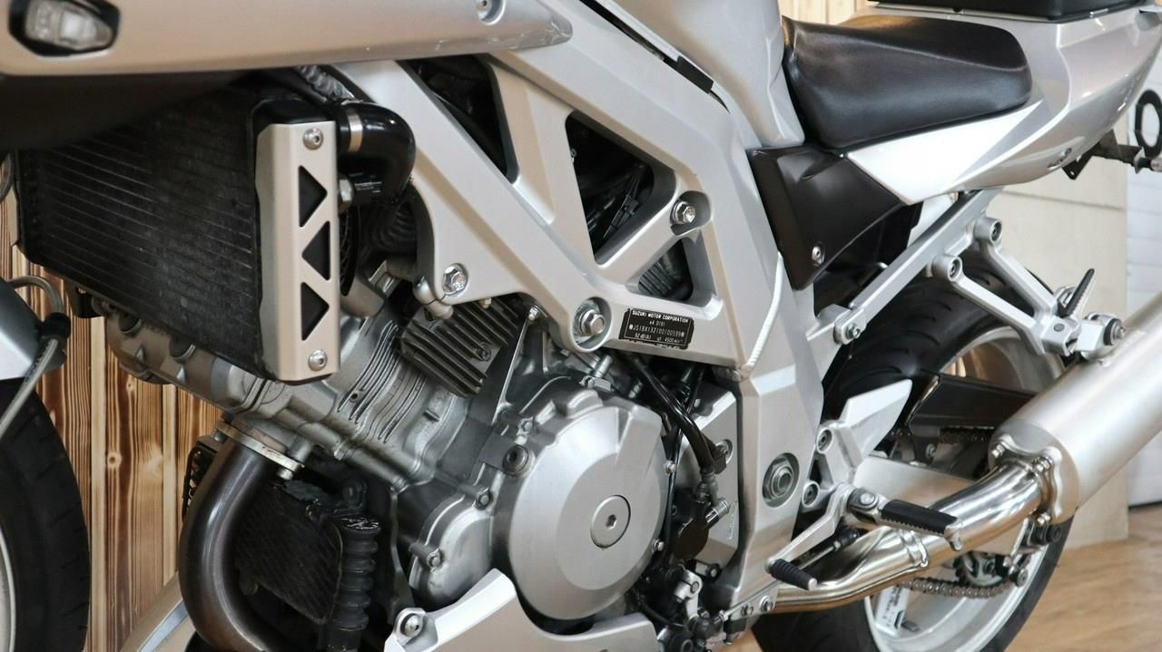 Suzuki SV (sv) Technicznie jak nowy,Przepiękny