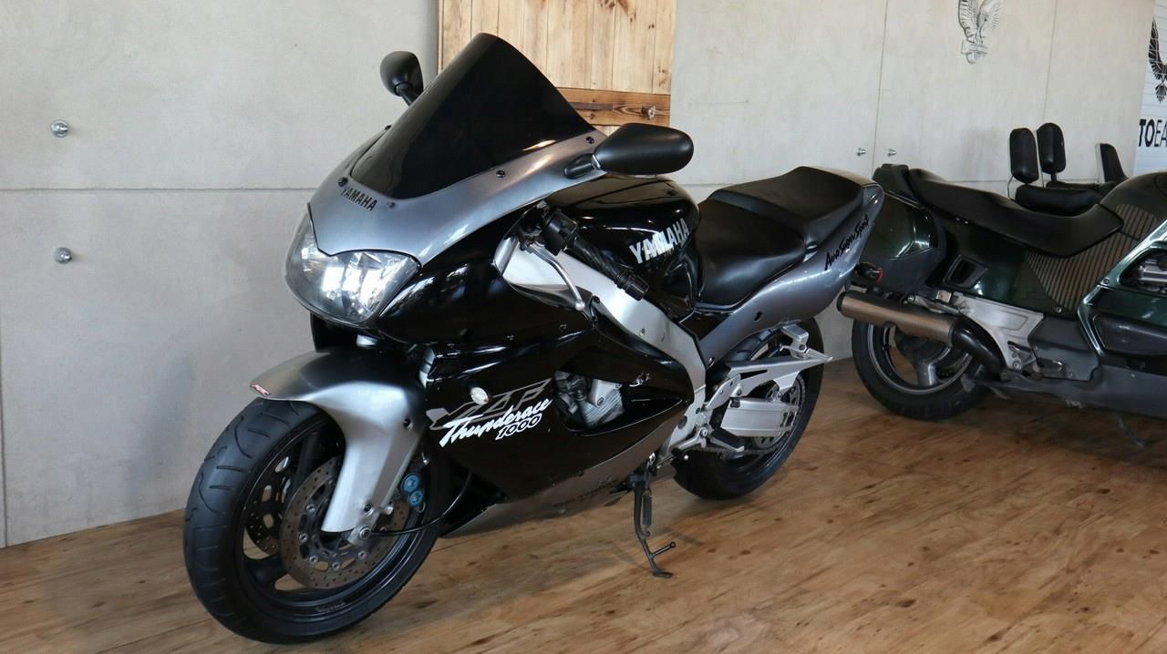 Yamaha YZF (Thunderace 1000 yzf1000) PIĘKNA