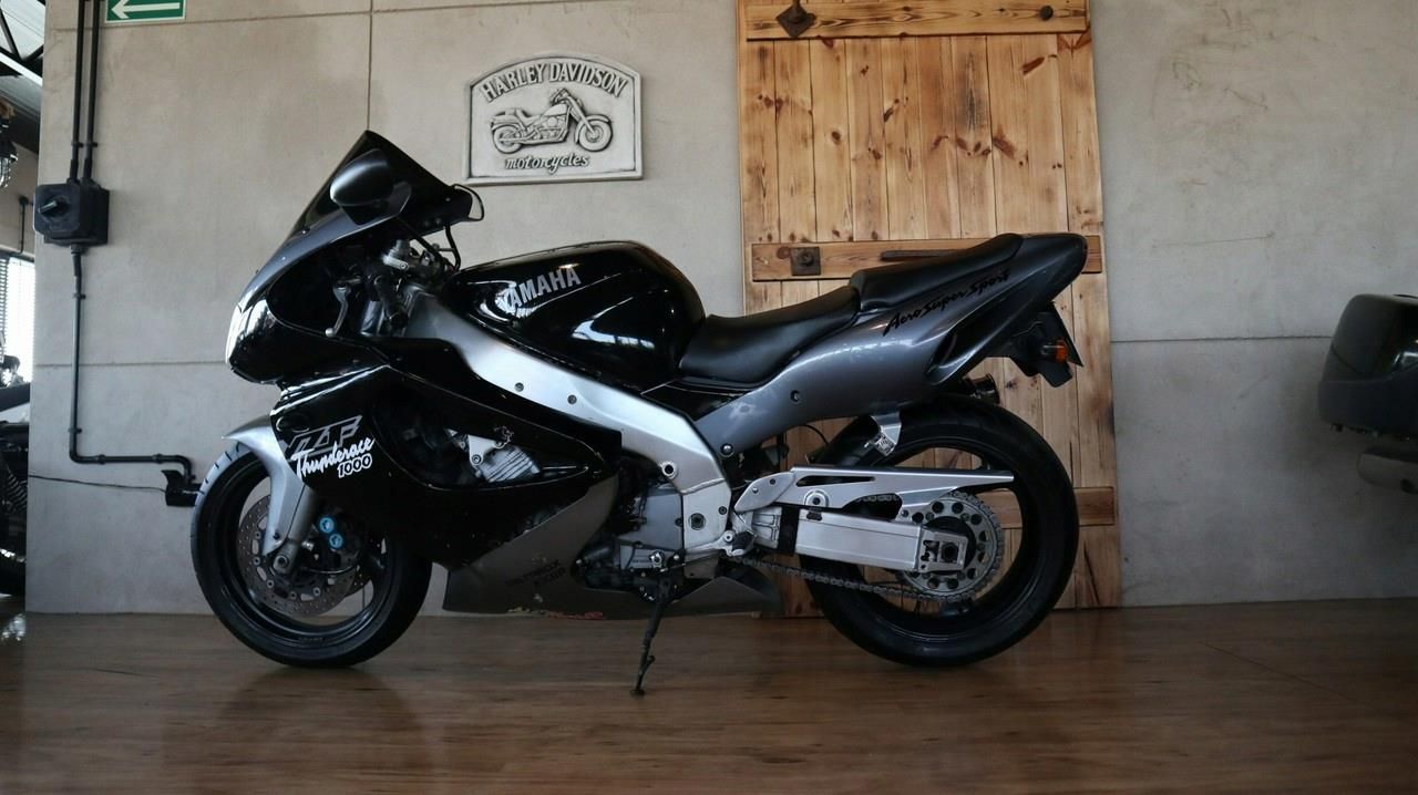 Yamaha YZF (Thunderace 1000 yzf1000) PIĘKNA