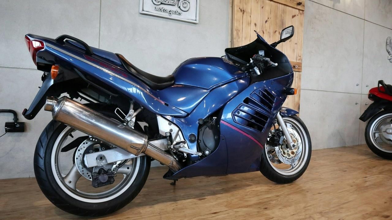 Suzuki RF (RF600) bezwypadkowy #