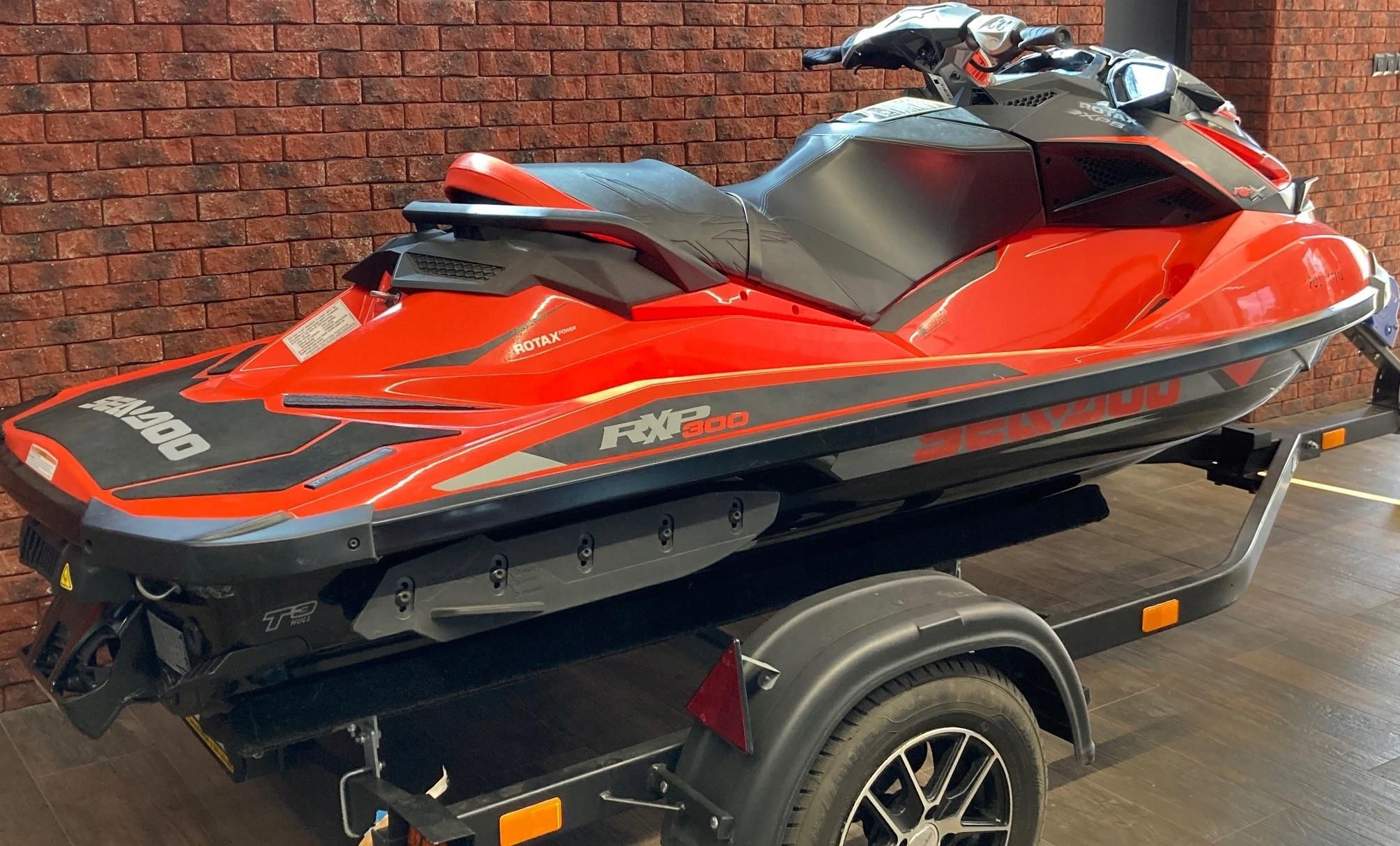 Skuter Wodny Sea-Doo RXP 300 RS 2016r 23 mth - zdjęcie 6 Skuter Wodny Sea-Doo RXP 300 RS 2016r 23 mth