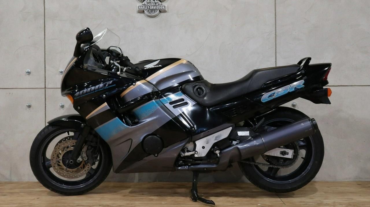 Honda CBR (CBR1000) ## piękny motocykl honda - zdjęcie 3 Honda CBR (CBR1000) ## piękny motocykl honda