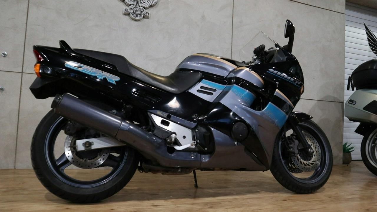 Honda CBR (CBR1000) ## piękny motocykl honda - zdjęcie 5 Honda CBR (CBR1000) ## piękny motocykl honda