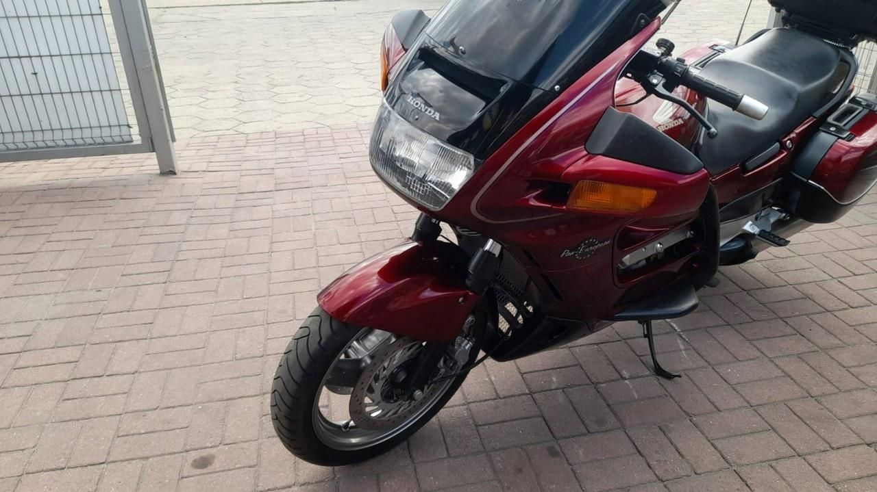 Honda ST (ST 1100) Honda ST 1100 Pan-European - zdjęcie 10 Honda ST (ST 1100) Honda ST 1100 Pan-European