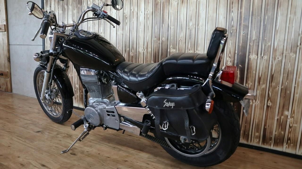 Suzuki Savage (suzuki savage) na pasie napędowym