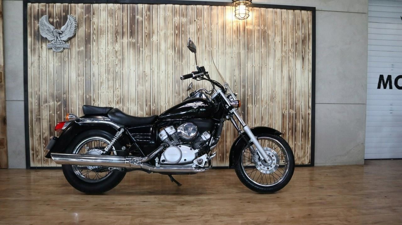 Honda Shadow (VT 125) VT 125 NA B - zdjęcie 1 Honda Shadow (VT 125) VT 125 NA B