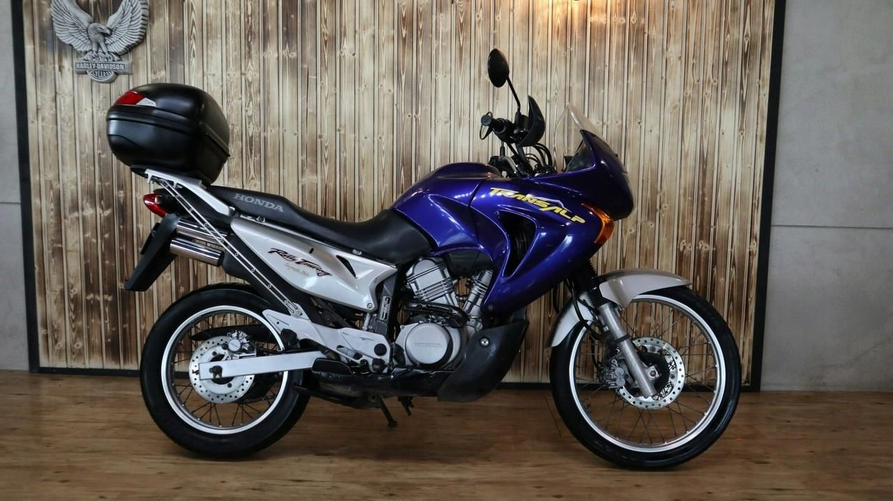 Honda Transalp (TRANSALP 650) ## piękny motocykl - zdjęcie 4 Honda Transalp (TRANSALP 650) ## piękny motocykl